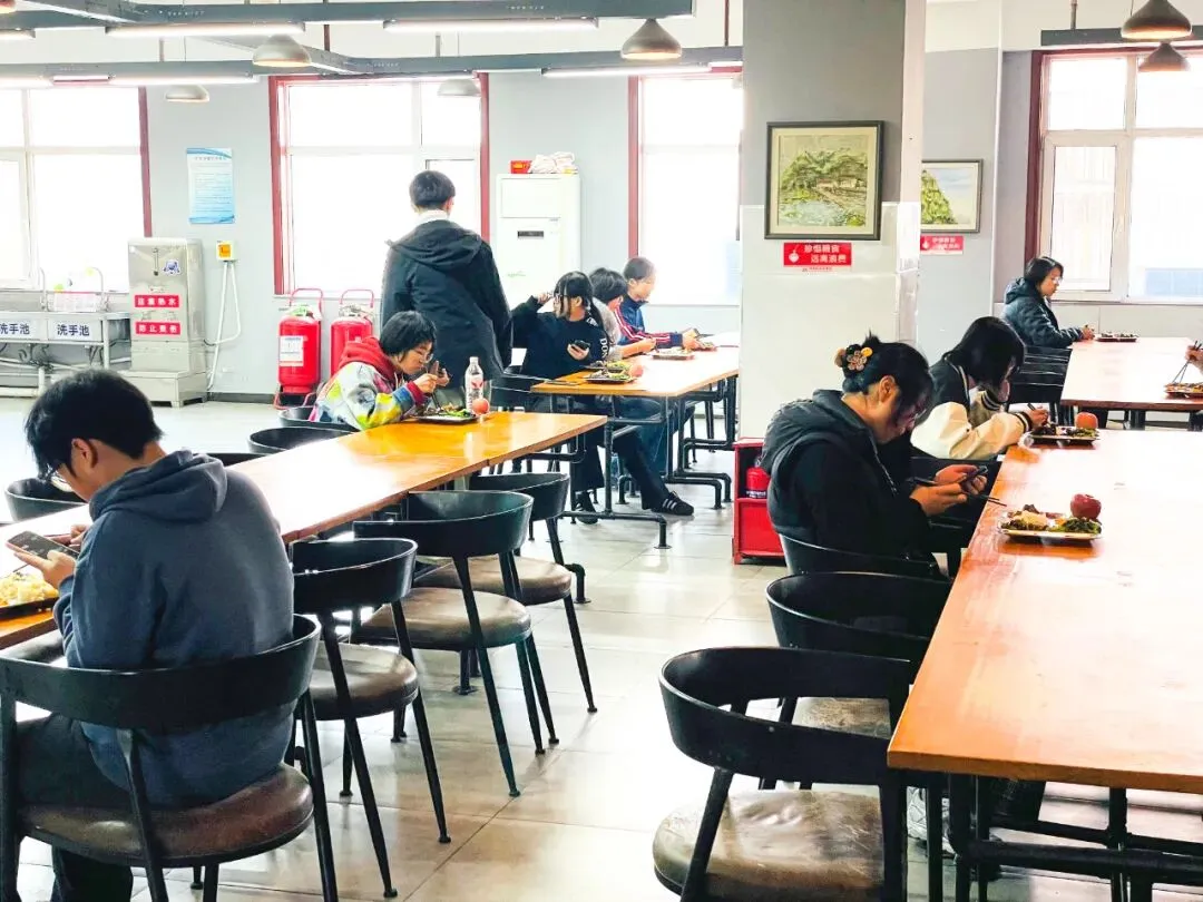 正式开考丨2026年唐山市美术中考首场模拟考试 第37张 正式开考丨2026年唐山市美术中考首场模拟考试 第37张