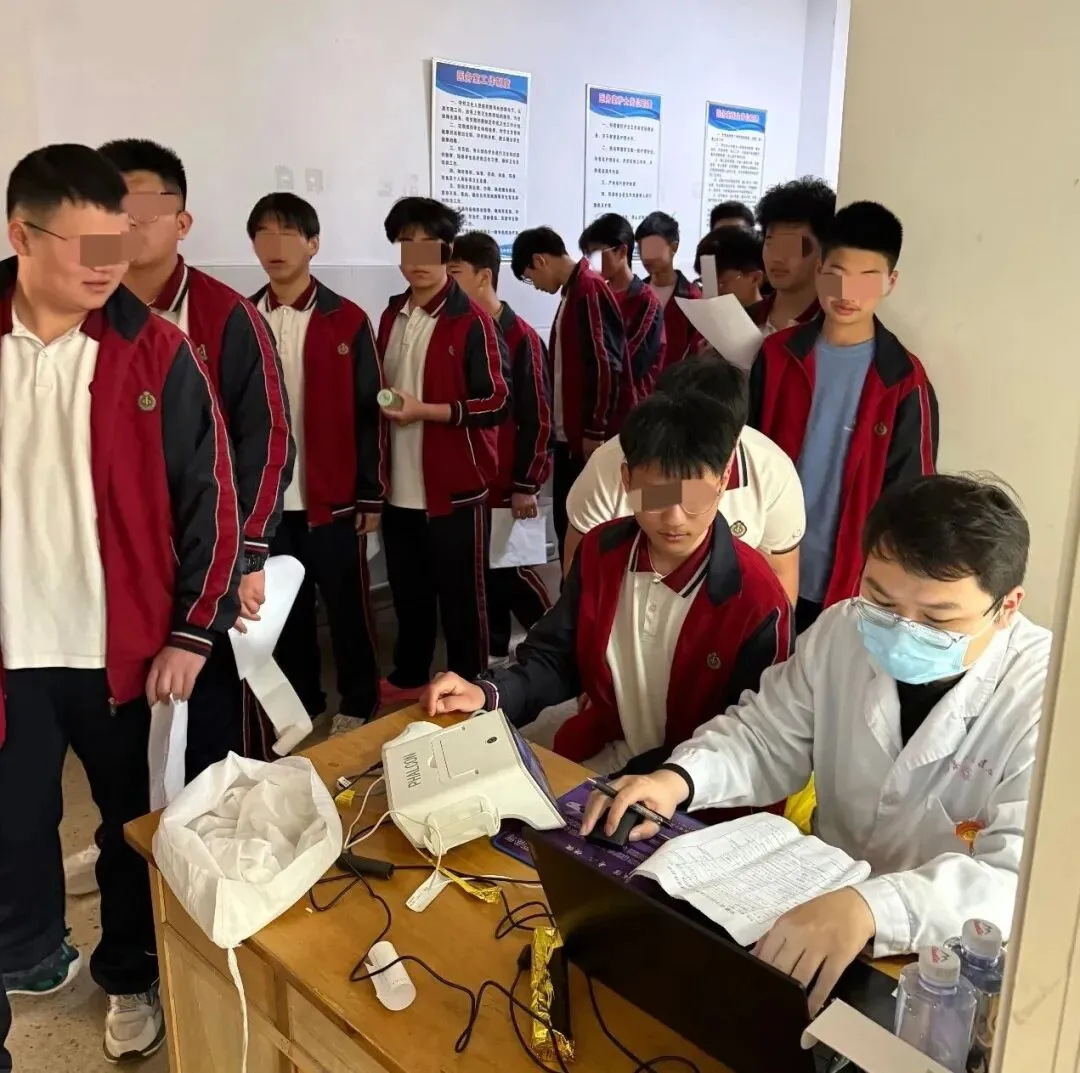 临泉华源医院抽调骨干力量 助力临化中学中考体检工作圆满开展 第2张