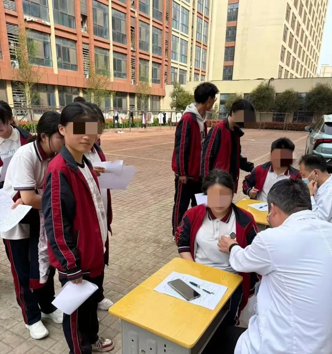临泉华源医院抽调骨干力量 助力临化中学中考体检工作圆满开展 第7张