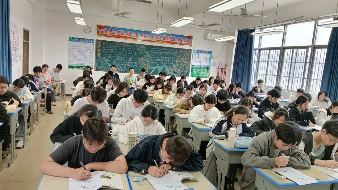 深耕课堂促提升 精准把脉备中考 第10张