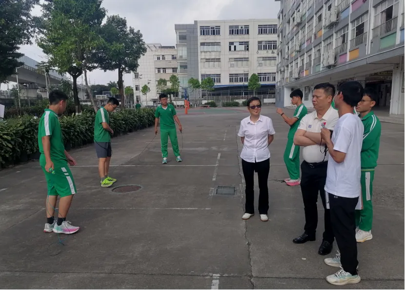 【美丽•嘉诚】打响中考第一枪,体育先行铸辉煌——石碁教育指导中心陆海老师莅临嘉诚学校指导体育备考 第7张