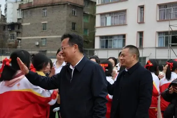 百日砺剑书壮志 笃行弘毅战中考——毕节一中2026 届中考誓师大会成功举行 第38张 百日砺剑书壮志 笃行弘毅战中考——毕节一中2026 届中考誓师大会成功举行 第38张