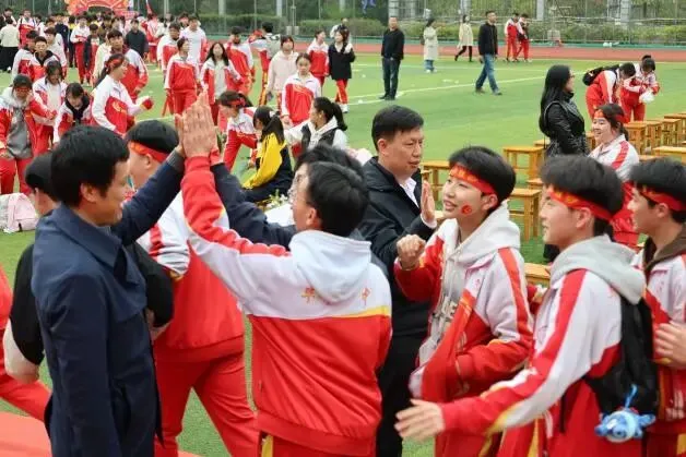 百日砺剑书壮志 笃行弘毅战中考——毕节一中2026 届中考誓师大会成功举行 第40张 百日砺剑书壮志 笃行弘毅战中考——毕节一中2026 届中考誓师大会成功举行 第40张