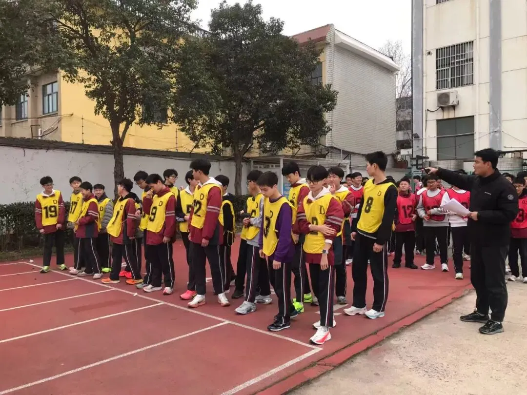 【冲刺中考】厉兵秣马战体测 文通学子展锋芒 第8张 【冲刺中考】厉兵秣马战体测 文通学子展锋芒 第8张