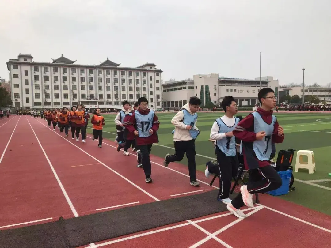 【冲刺中考】厉兵秣马战体测 文通学子展锋芒 第11张 【冲刺中考】厉兵秣马战体测 文通学子展锋芒 第11张