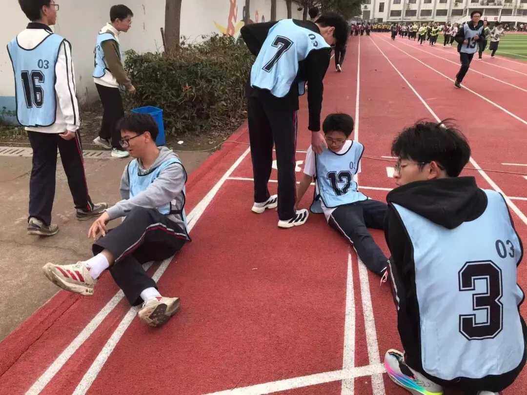 【冲刺中考】厉兵秣马战体测 文通学子展锋芒 第13张 【冲刺中考】厉兵秣马战体测 文通学子展锋芒 第13张