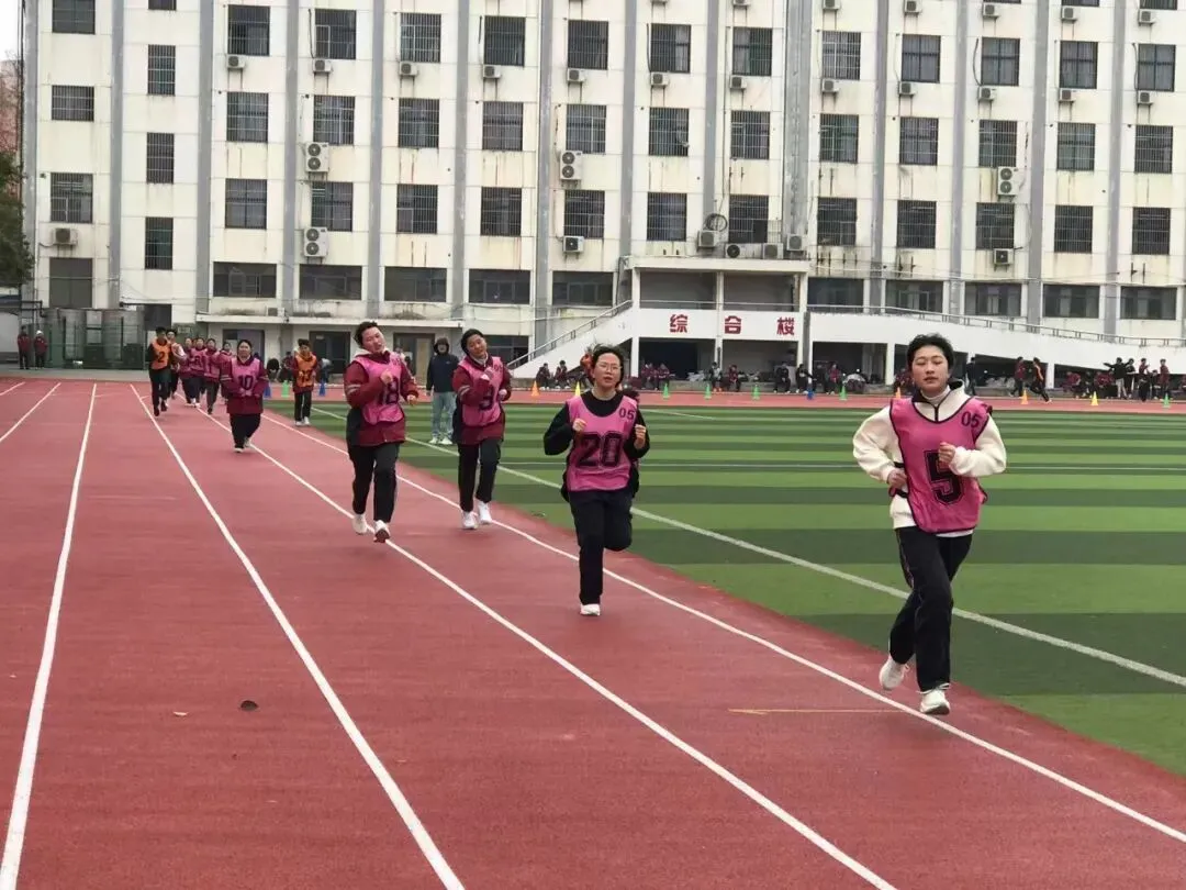 【冲刺中考】厉兵秣马战体测 文通学子展锋芒 第16张 【冲刺中考】厉兵秣马战体测 文通学子展锋芒 第16张