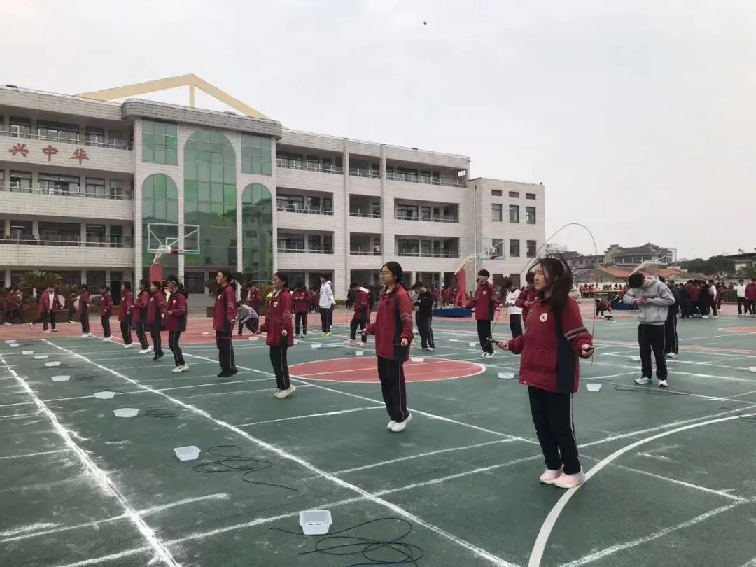 【冲刺中考】厉兵秣马战体测 文通学子展锋芒 第22张 【冲刺中考】厉兵秣马战体测 文通学子展锋芒 第22张