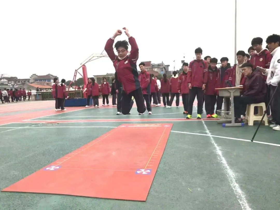 【冲刺中考】厉兵秣马战体测 文通学子展锋芒 第28张 【冲刺中考】厉兵秣马战体测 文通学子展锋芒 第28张