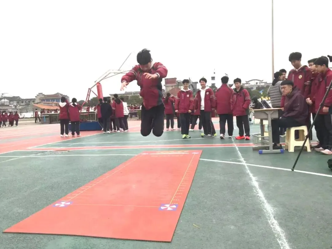 【冲刺中考】厉兵秣马战体测 文通学子展锋芒 第29张 【冲刺中考】厉兵秣马战体测 文通学子展锋芒 第29张