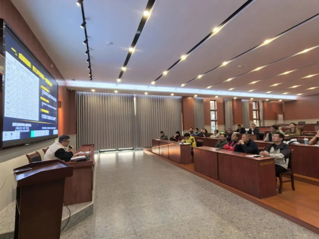 【凝心聚力.圆梦中考】惠安五峰中学召开2026届中考、会考教师动员会 第4张