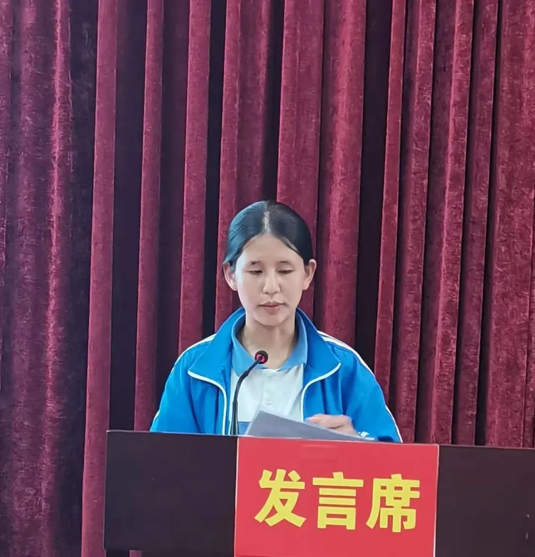 减压赋能轻装上阵砥砺前行圆梦中考——九年级优秀生学习经验交流暨解压活动圆满举行 第7张 减压赋能轻装上阵砥砺前行圆梦中考——九年级优秀生学习经验交流暨解压活动圆满举行 第7张