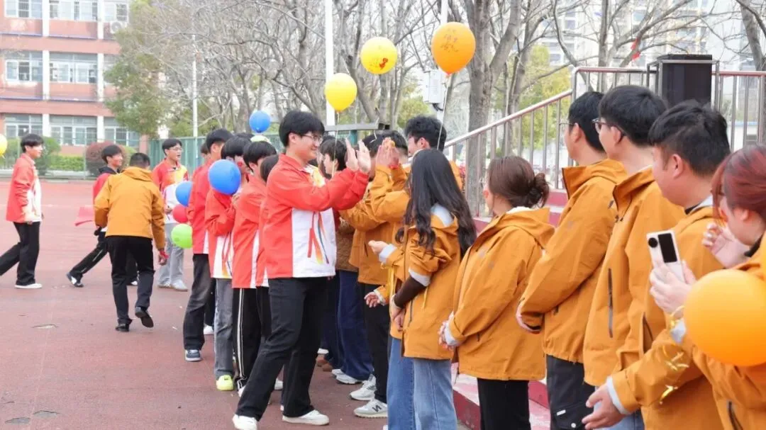 砺剑中考,六月争锋|利辛县志远中学2026届中考冲刺誓师大会圆满举行 第14张 砺剑中考,六月争锋|利辛县志远中学2026届中考冲刺誓师大会圆满举行 第14张