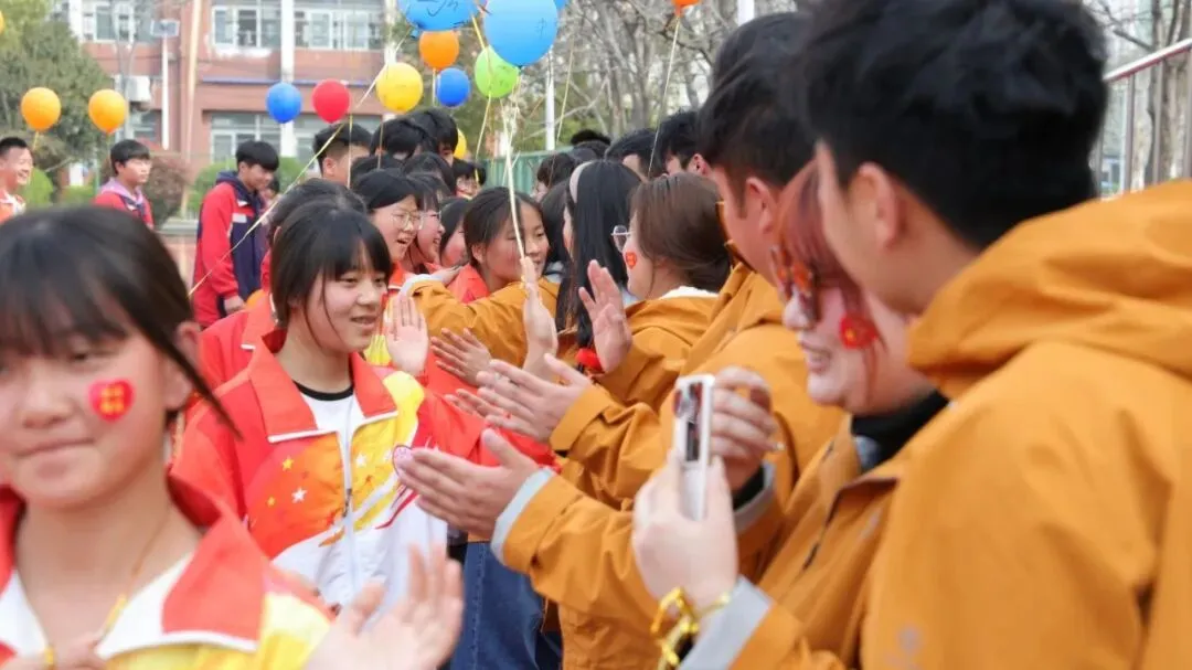 砺剑中考,六月争锋|利辛县志远中学2026届中考冲刺誓师大会圆满举行 第15张 砺剑中考,六月争锋|利辛县志远中学2026届中考冲刺誓师大会圆满举行 第15张