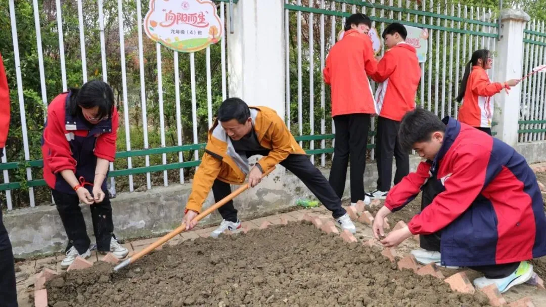 砺剑中考,六月争锋|利辛县志远中学2026届中考冲刺誓师大会圆满举行 第20张 砺剑中考,六月争锋|利辛县志远中学2026届中考冲刺誓师大会圆满举行 第20张