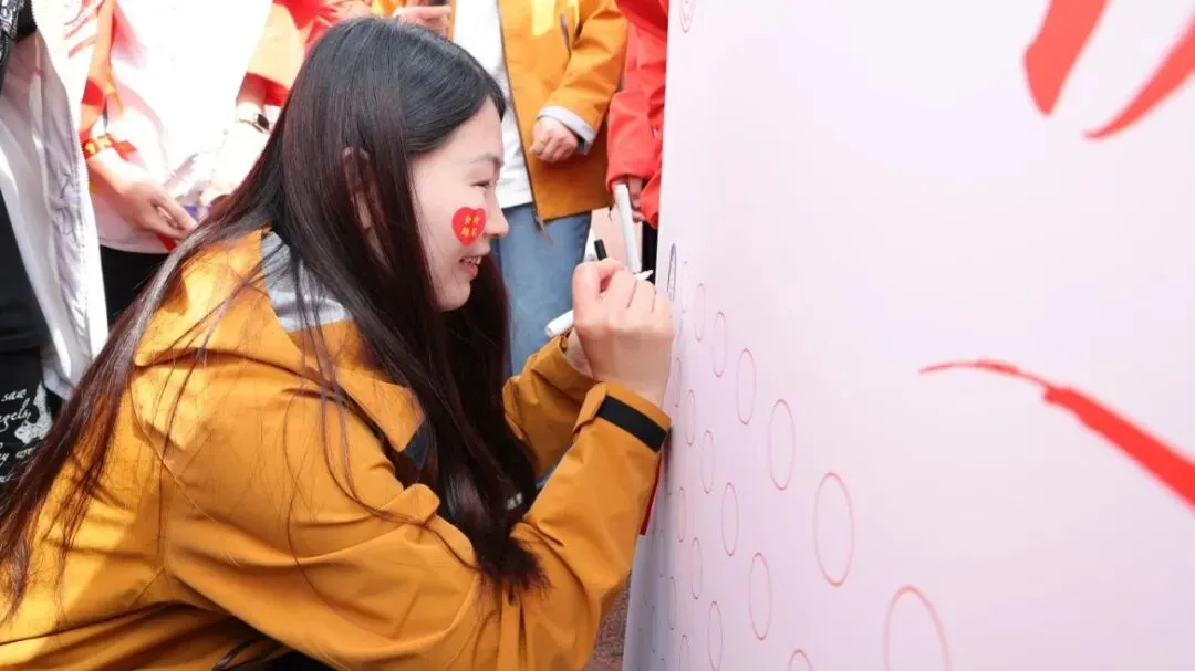 砺剑中考,六月争锋|利辛县志远中学2026届中考冲刺誓师大会圆满举行 第29张 砺剑中考,六月争锋|利辛县志远中学2026届中考冲刺誓师大会圆满举行 第29张