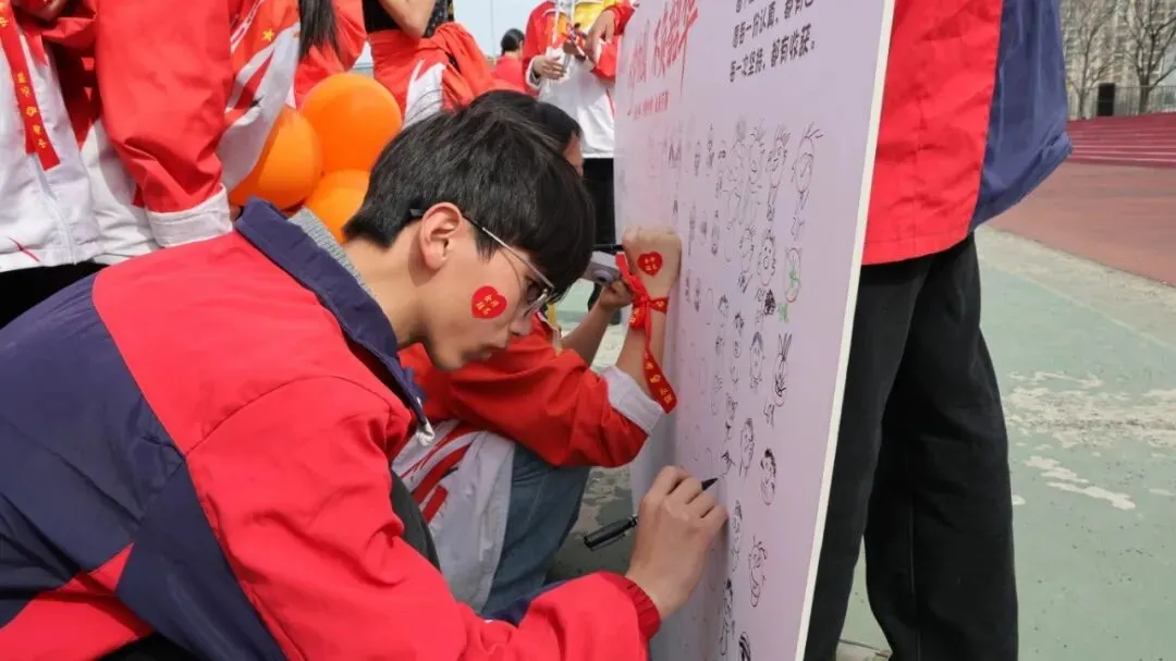 砺剑中考,六月争锋|利辛县志远中学2026届中考冲刺誓师大会圆满举行 第35张 砺剑中考,六月争锋|利辛县志远中学2026届中考冲刺誓师大会圆满举行 第35张