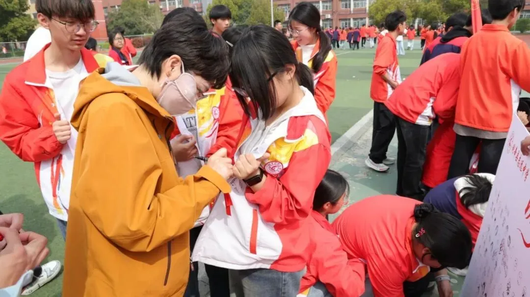 砺剑中考,六月争锋|利辛县志远中学2026届中考冲刺誓师大会圆满举行 第36张 砺剑中考,六月争锋|利辛县志远中学2026届中考冲刺誓师大会圆满举行 第36张