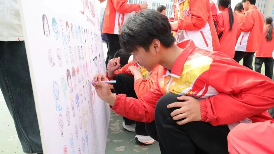 砺剑中考,六月争锋|利辛县志远中学2026届中考冲刺誓师大会圆满举行 第38张 砺剑中考,六月争锋|利辛县志远中学2026届中考冲刺誓师大会圆满举行 第38张