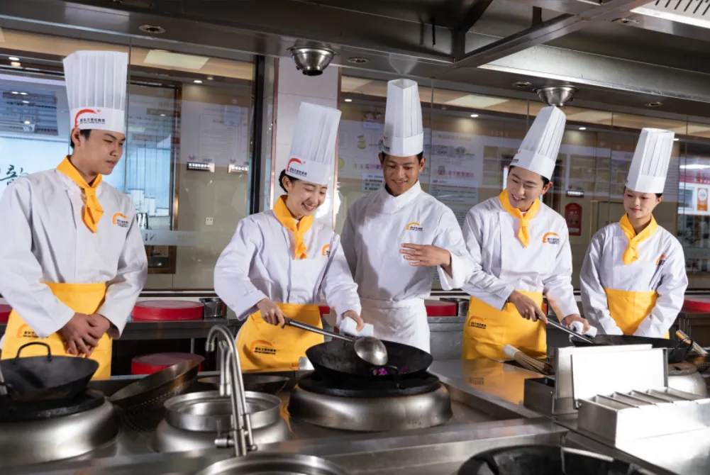 是否一定要等到中考结束后,再匆匆忙忙为孩子找学校? 第14张 是否一定要等到中考结束后,再匆匆忙忙为孩子找学校? 第14张