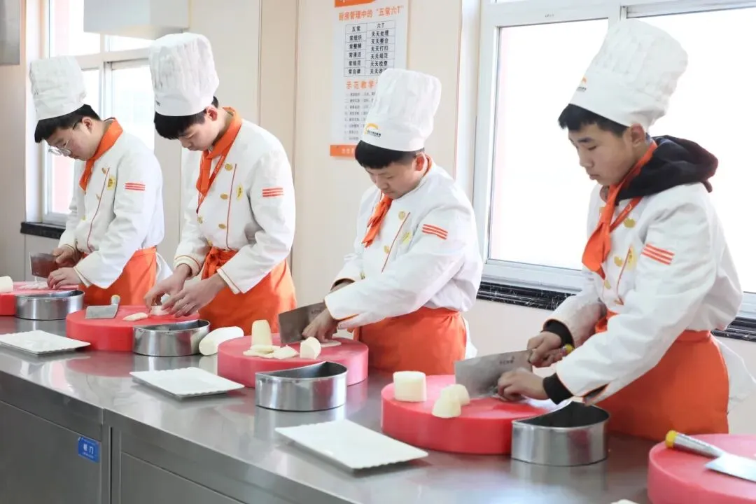 是否一定要等到中考结束后,再匆匆忙忙为孩子找学校? 第20张 是否一定要等到中考结束后,再匆匆忙忙为孩子找学校? 第20张