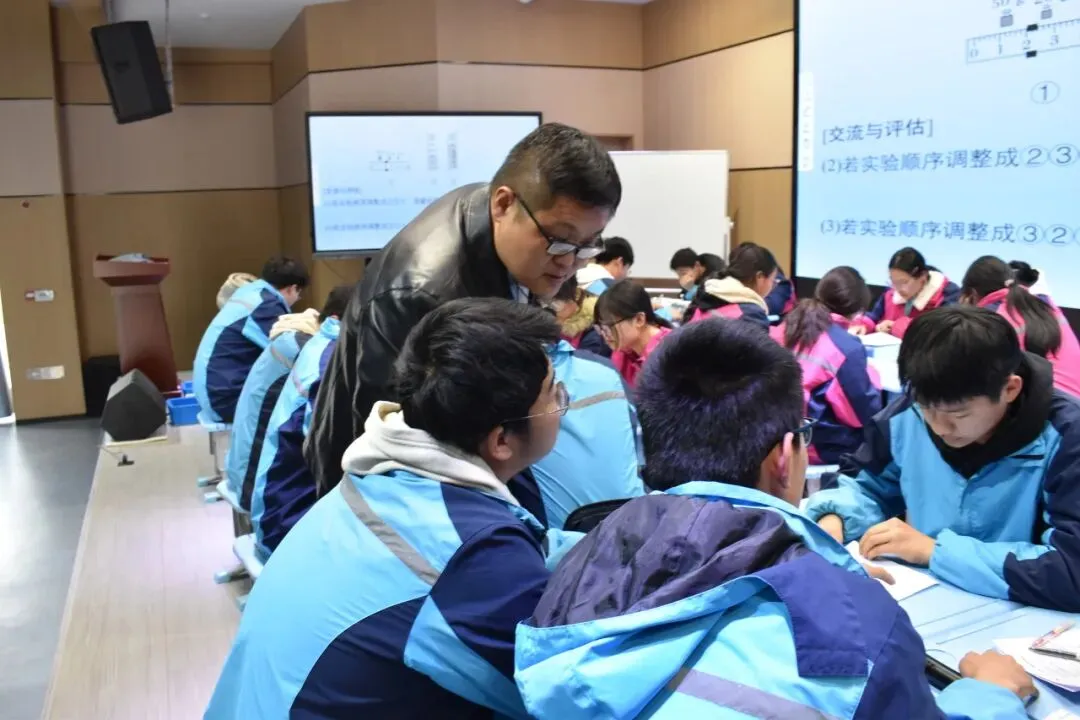 聚焦中考复习 共研备考策略 ——江都区2026届中考物理学科复习教学研讨会在空港中学圆满举行 第4张 聚焦中考复习 共研备考策略 ——江都区2026届中考物理学科复习教学研讨会在空港中学圆满举行 第4张