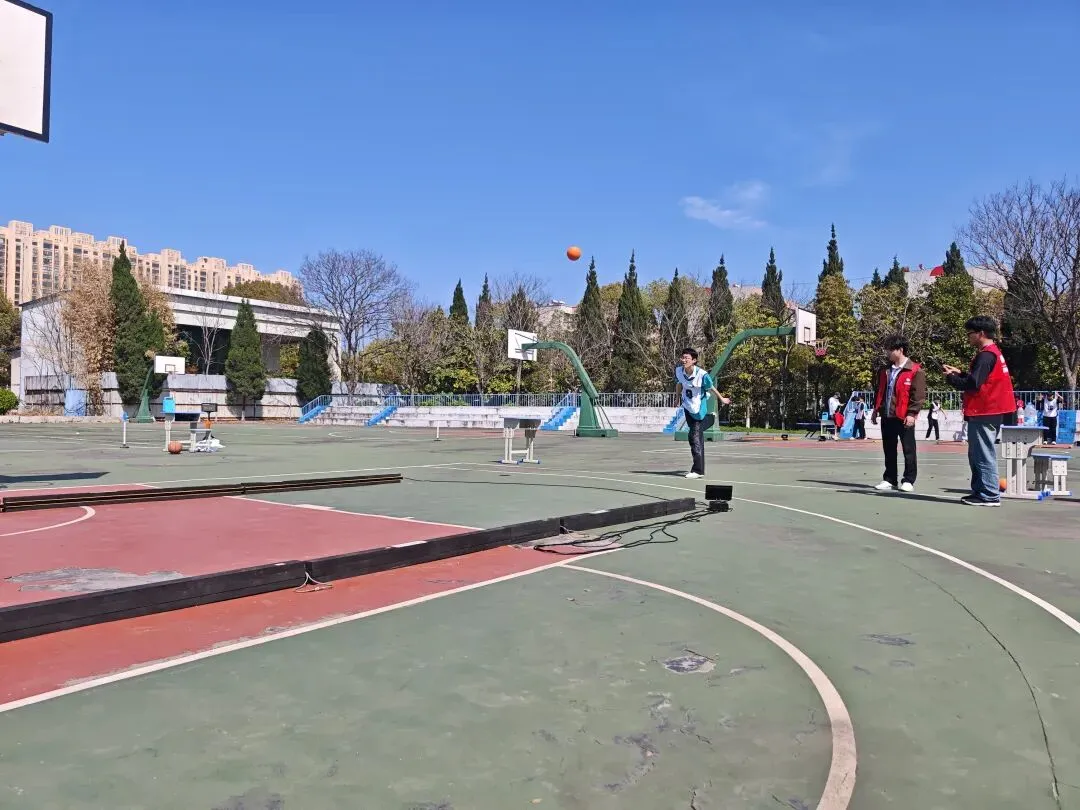 以测促练 备战中考——官庄四中九年级体育模拟考试顺利开展 第8张