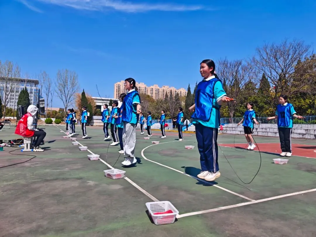 以测促练 备战中考——官庄四中九年级体育模拟考试顺利开展 第11张