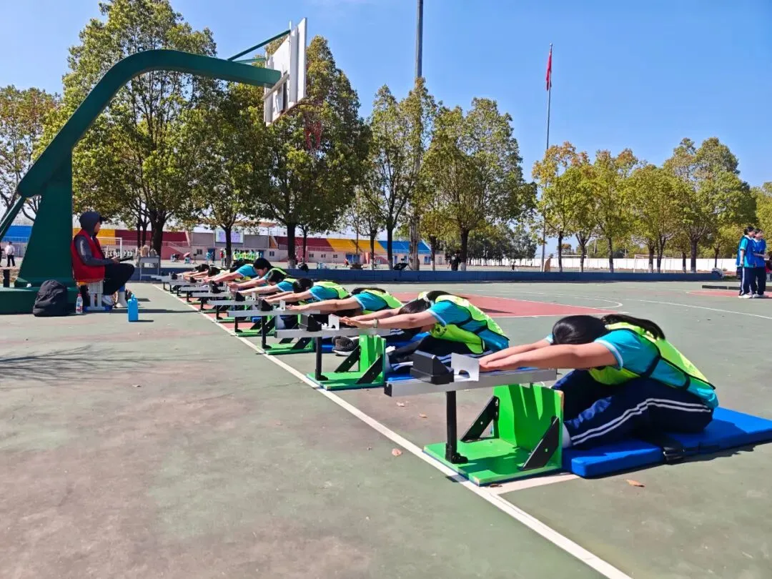 以测促练 备战中考——官庄四中九年级体育模拟考试顺利开展 第13张