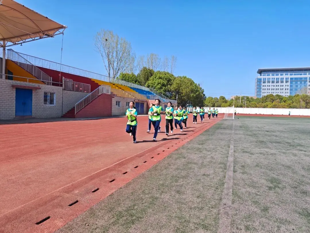 以测促练 备战中考——官庄四中九年级体育模拟考试顺利开展 第14张