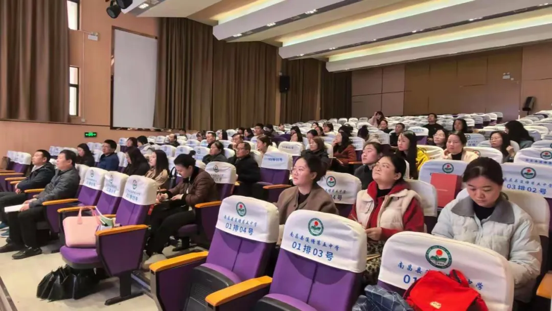 精研复习策略 赋能中考备考 ——九年级道德与法治研训活动在莲塘五中举行 第3张