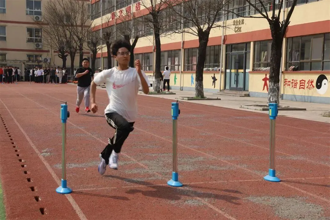 向上吧,少年!丨九年级体育模拟测试圆满结束~ 第10张 向上吧,少年!丨九年级体育模拟测试圆满结束~ 第10张