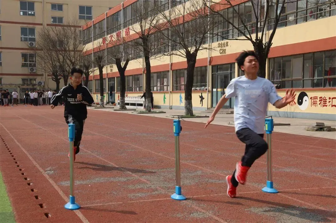 向上吧,少年!丨九年级体育模拟测试圆满结束~ 第11张 向上吧,少年!丨九年级体育模拟测试圆满结束~ 第11张