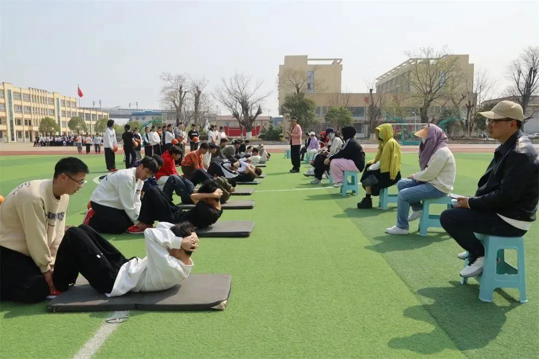 向上吧,少年!丨九年级体育模拟测试圆满结束~ 第16张 向上吧,少年!丨九年级体育模拟测试圆满结束~ 第16张