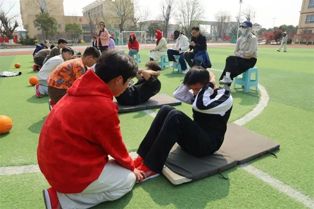 向上吧,少年!丨九年级体育模拟测试圆满结束~ 第18张 向上吧,少年!丨九年级体育模拟测试圆满结束~ 第18张