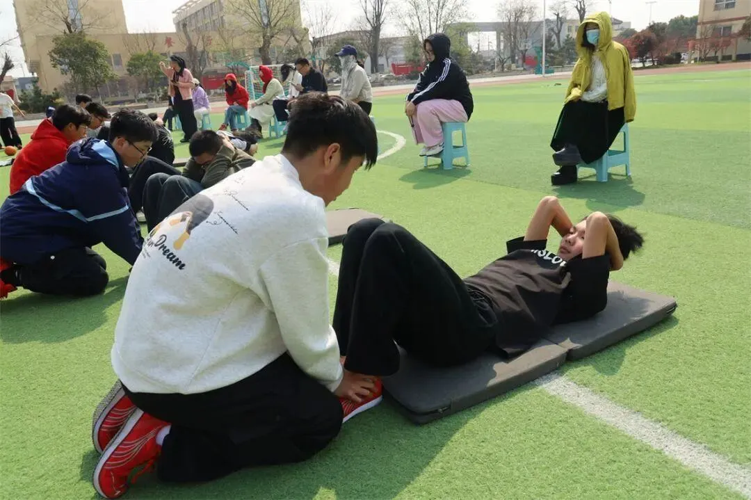 向上吧,少年!丨九年级体育模拟测试圆满结束~ 第20张 向上吧,少年!丨九年级体育模拟测试圆满结束~ 第20张