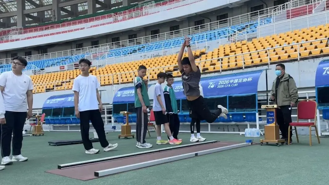 以测促练,备战中考!孟达外国语初中生体育模拟测试圆满落幕,以专业服务护航青春成长 第4张