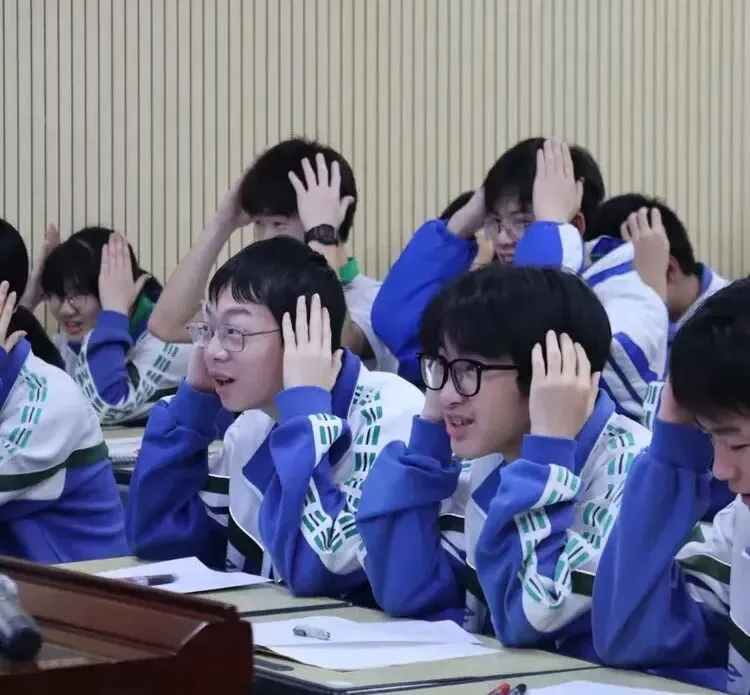 深研课堂,精准发力!金城江区英语数学中考备考研讨会干货满满 第6张 深研课堂,精准发力!金城江区英语数学中考备考研讨会干货满满 第6张