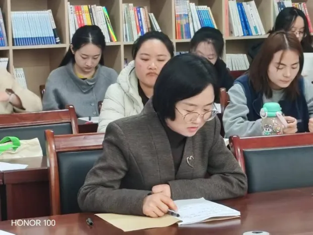 乐陵二中历史组举行“高考真题深度解析”大教研活动 第8张 乐陵二中历史组举行“高考真题深度解析”大教研活动 第8张