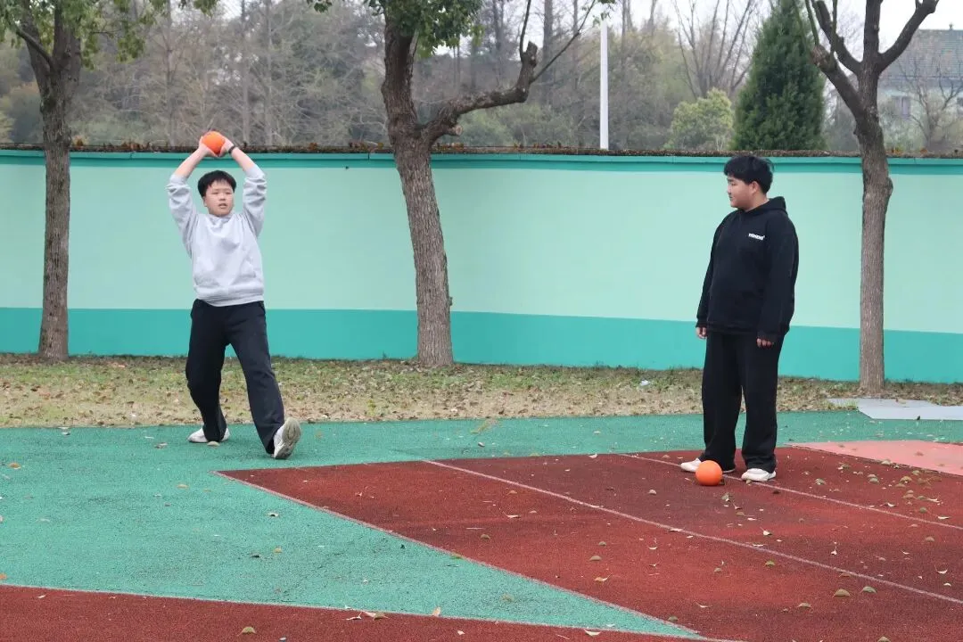 厉兵秣马迎中考模拟测试显成效——上浦镇中举行初三体育中考模拟测试 第4张