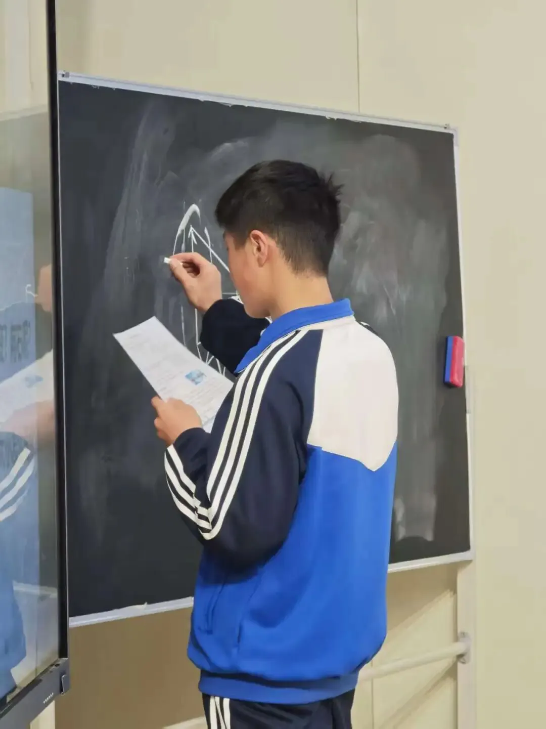 赋能中考备考!昭阳区2026届中考备课研讨会物理分会场落地我校,共研提质新路径 第33张 赋能中考备考!昭阳区2026届中考备课研讨会物理分会场落地我校,共研提质新路径 第33张