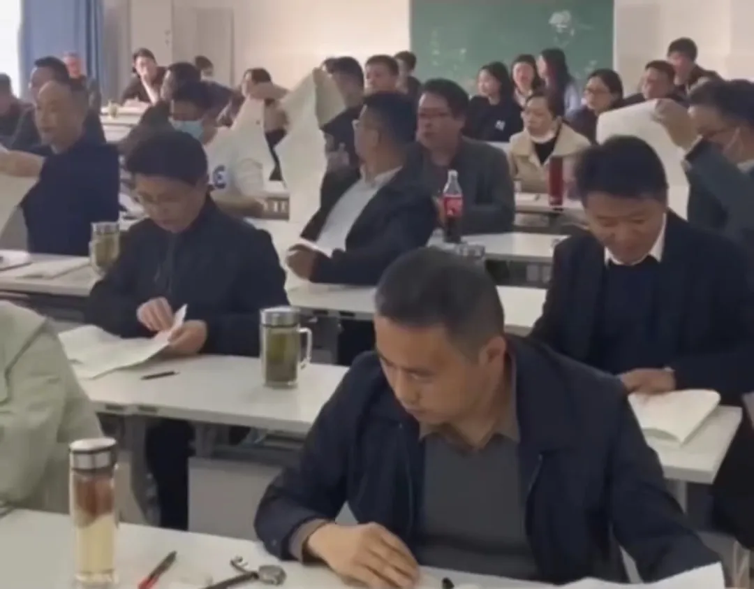 师生同题!70多名老师参加高三模考 第2张 师生同题!70多名老师参加高三模考 第2张