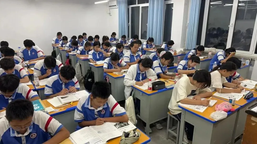 中考分流:私立高中vs职高,别再为面子花冤枉钱! 第9张 中考分流:私立高中vs职高,别再为面子花冤枉钱! 第9张