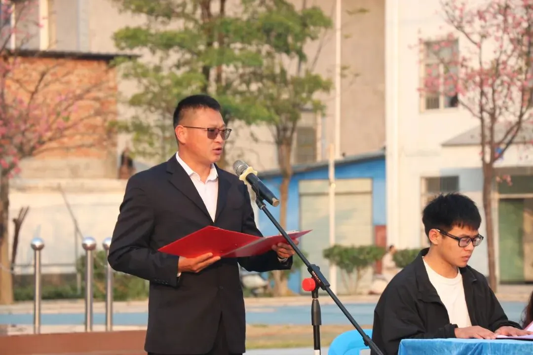 乘风破浪迎挑战,决战中考展锋芒——建水第四中学2026届中考誓师大会纪实 第12张 乘风破浪迎挑战,决战中考展锋芒——建水第四中学2026届中考誓师大会纪实 第12张