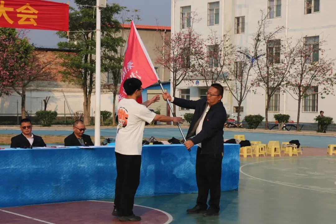 乘风破浪迎挑战,决战中考展锋芒——建水第四中学2026届中考誓师大会纪实 第24张 乘风破浪迎挑战,决战中考展锋芒——建水第四中学2026届中考誓师大会纪实 第24张