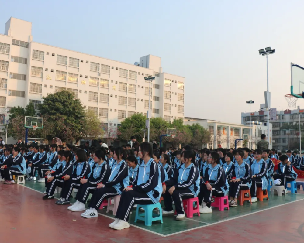 乘风破浪迎挑战,决战中考展锋芒——建水第四中学2026届中考誓师大会纪实 第30张 乘风破浪迎挑战,决战中考展锋芒——建水第四中学2026届中考誓师大会纪实 第30张