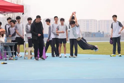 以模考砺锋芒,以匠心助远航——初三中考体育模拟考,全力备战正当时 第5张