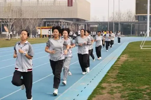 以模考砺锋芒,以匠心助远航——初三中考体育模拟考,全力备战正当时 第18张