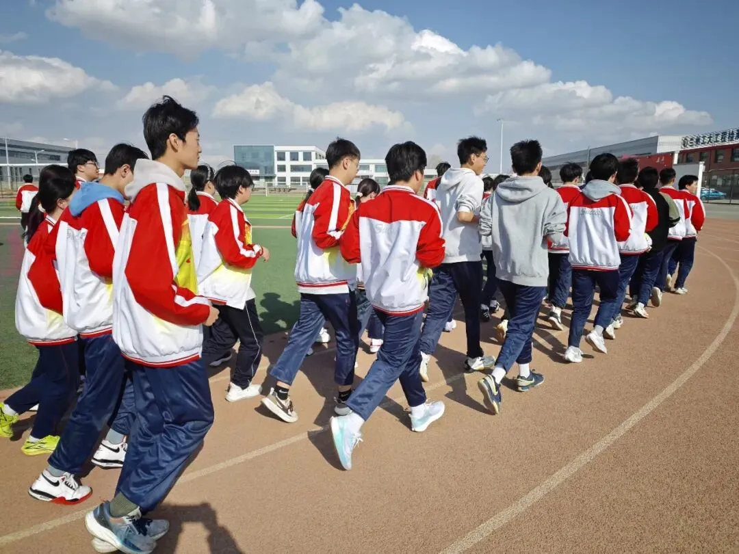 以练备战,逐梦中考——成功中考二校体育中考训练扎实推进 第18张 以练备战,逐梦中考——成功中考二校体育中考训练扎实推进 第18张