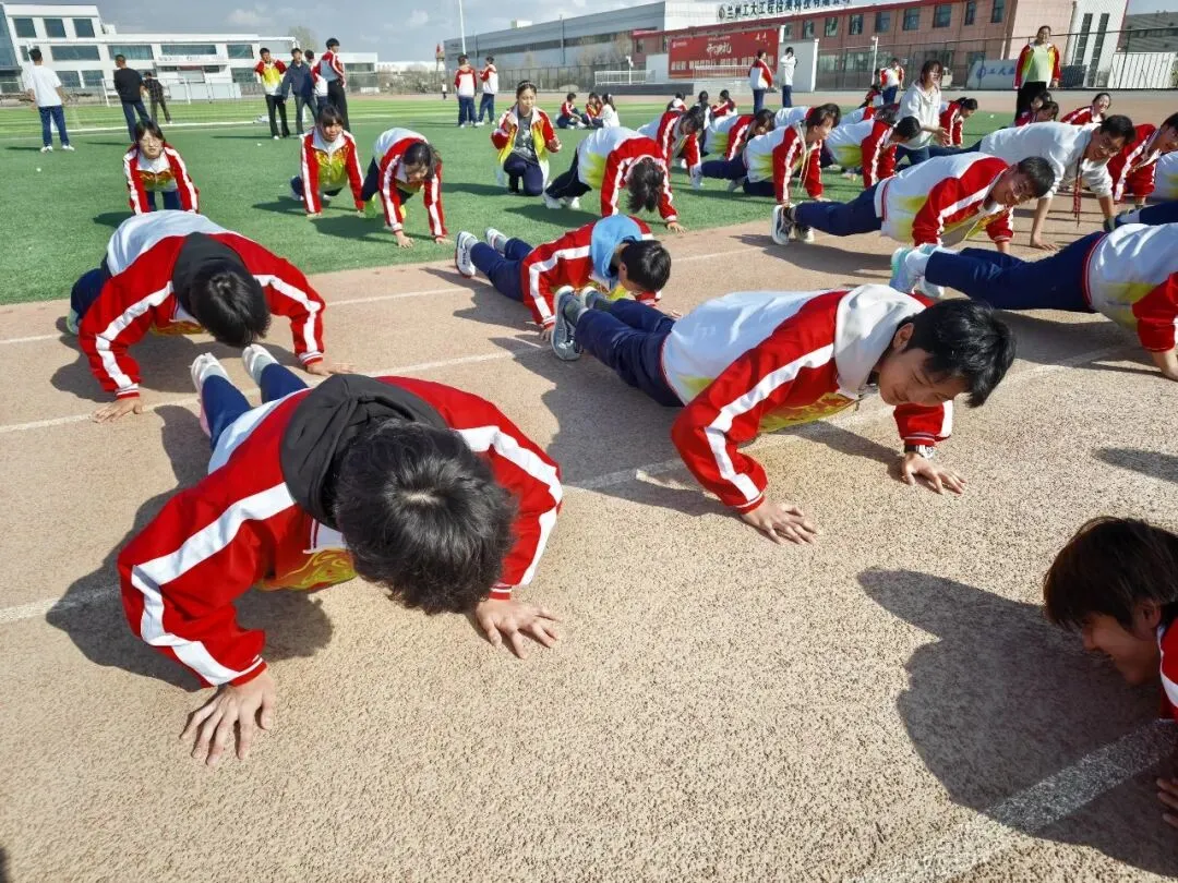 以练备战,逐梦中考——成功中考二校体育中考训练扎实推进 第20张 以练备战,逐梦中考——成功中考二校体育中考训练扎实推进 第20张